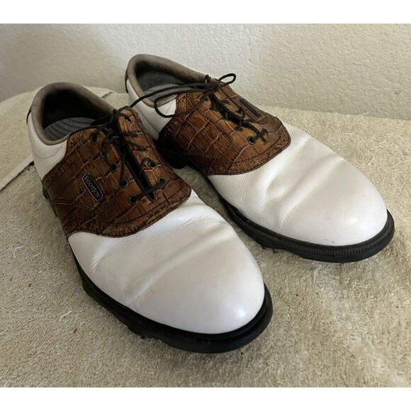 Athletic_Shoes